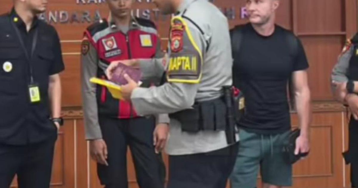 S.L., a British national who is in the red notice from Interpol, arrested when arrived in Bali on Saturday, 28 March 2026 (Photo/IG)