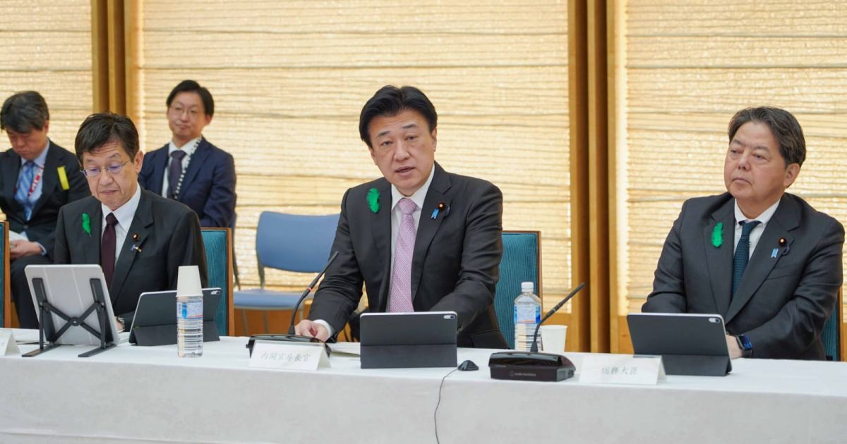 Japan's Chief Cabinet Secretary Minoru Kihara (center) (Photo/X/Minoru Kihara)