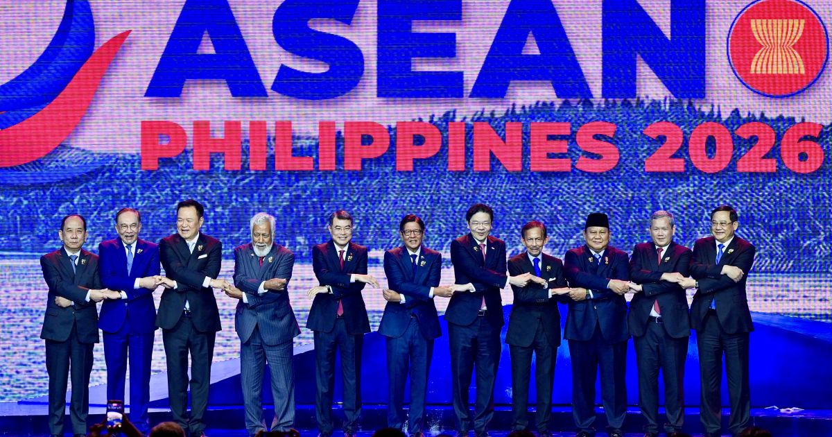 Leaders of ASEAN member states on their ASEAN-family style foto in Cebu, Philippines in two days Summit on 7 and 8 May 2026 (Photo/Indonesia's President Secretariat)