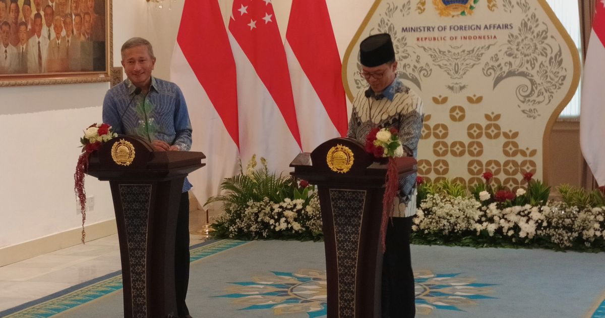 Singaporean Foreign Minister Vivian Balakrishnan (left) and Indonesian Foreign Minister Sugiono after bilateral meeting in Jakarta on 12 May 2026 (Photo/asiaglobe)