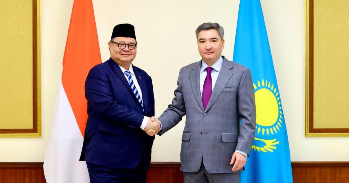Indonesian Coordinating Minister for Economic Affairs Airlangga Hartarto meet Kazakhstan Prime Minister Olzhas Bektenov in Astana on Monday, 11 May 2026 (Photo/Coordinating Ministry for Economic Affairs)