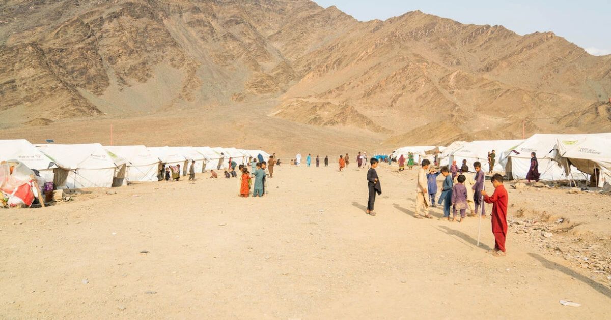 Returned Afghan families who live in tents near the Torkham border crossing with Pakistan. (Photo/file/UNHCR)