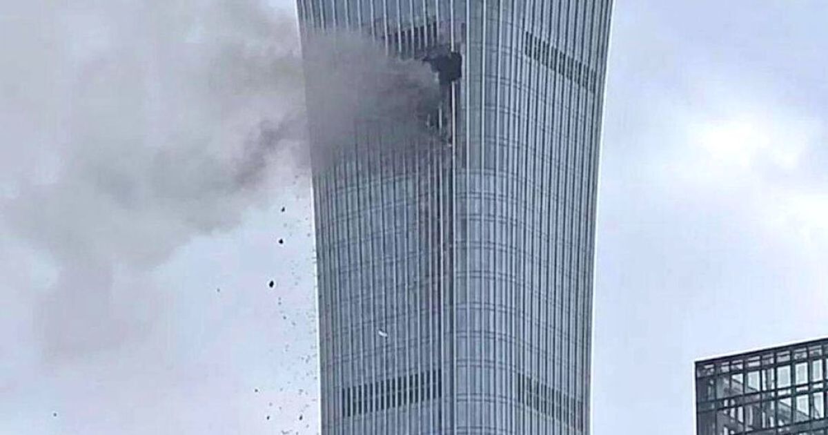 Airplane hits Beijing, China's tallest building (Photo/X/John Basham)