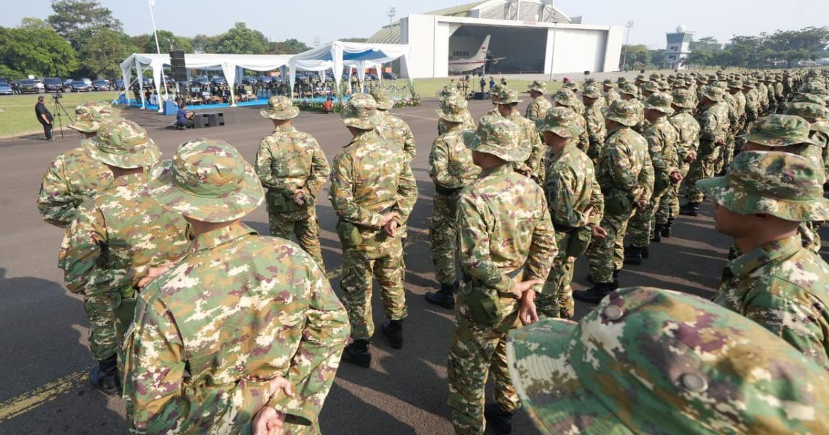 Participants joint basic military training for candidate managers of Red-White Village Cooperatives (Photo/File/Defense Ministry)