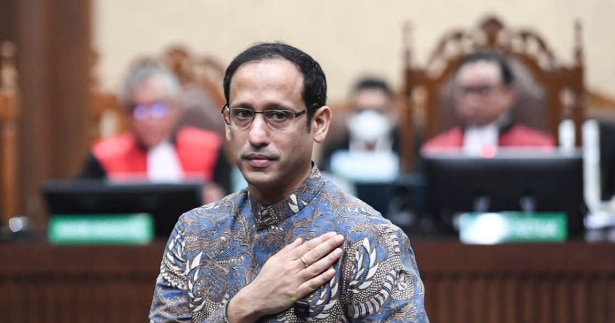 Nadiem Anwar Makarim hears panel of five judges readout their verdict against him at Jakarta corruption court on Tuesday, 30 June 2026 (Photo/X/Dara)