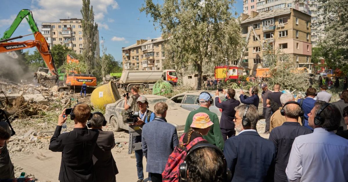 Foreign envoys visit damaged areas as the result of Russia's 11-hour airstrikes on 2 July 2026 evening over Kyiv (Photo/ Ukrainian Foreign Ministry)
