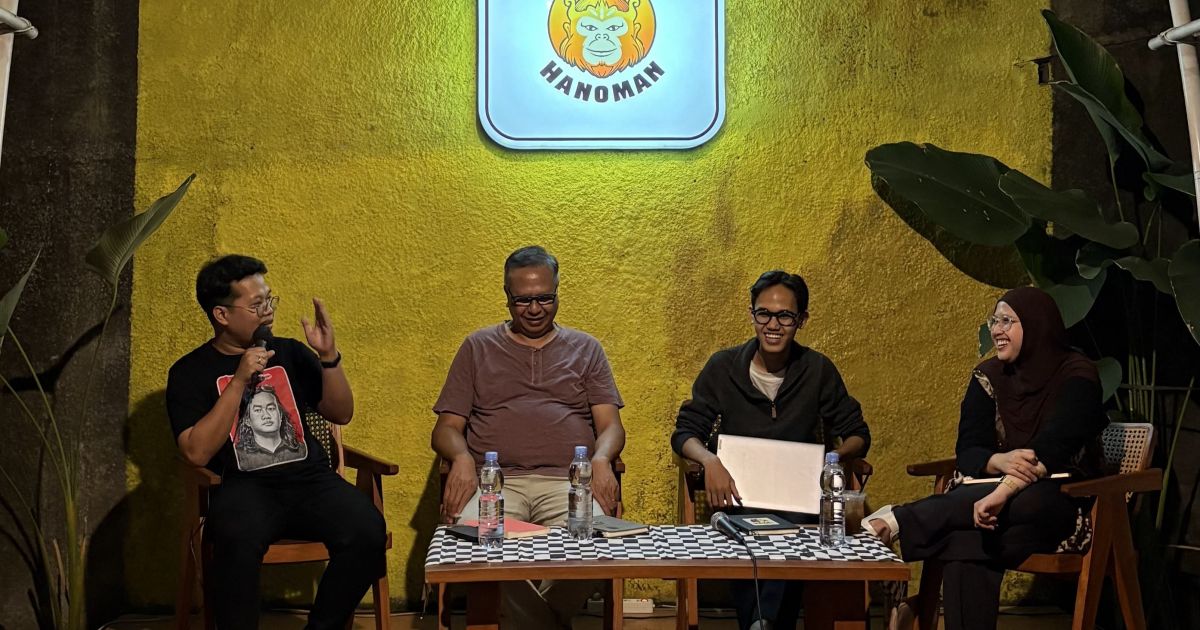 From left to right: Muhammad Fakhrurrozi, Made Supriatma, Muhammad Ilham, Naysilla Rose in a discussion theme 