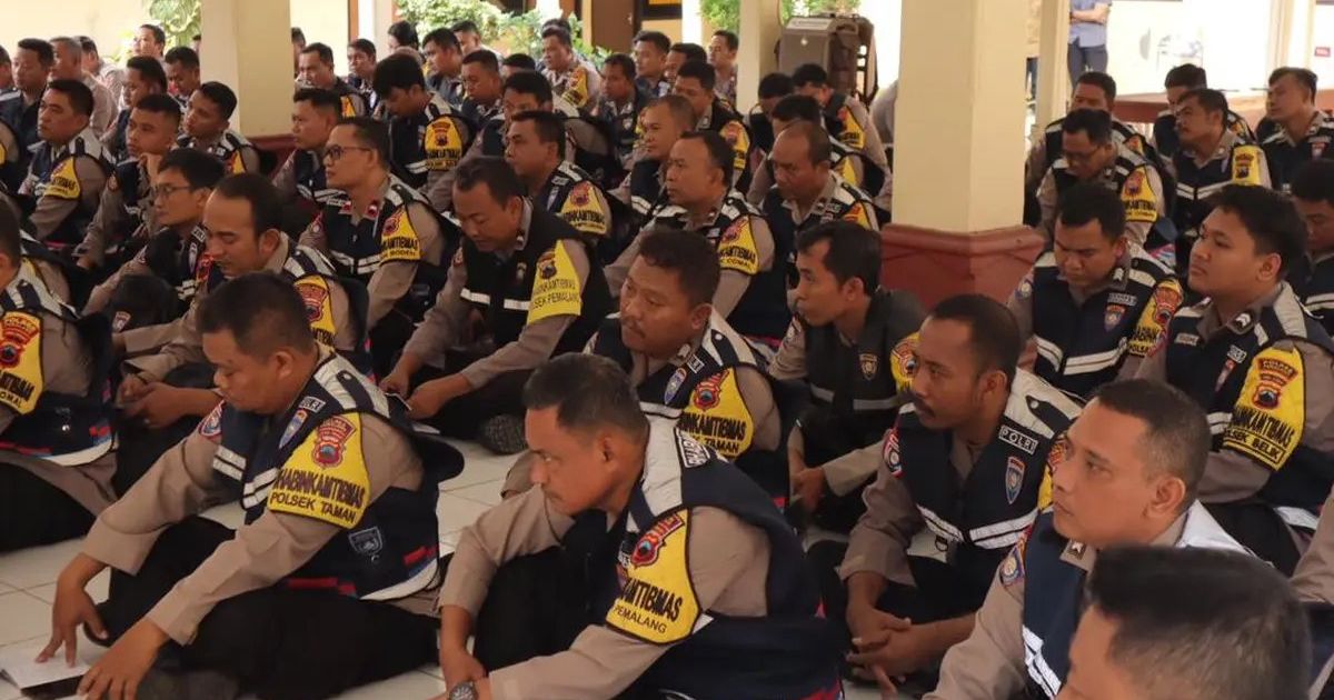 Indonesia's Tax Office Enlists Village Military and Police Officers to Monitor Taxpayer Compliance