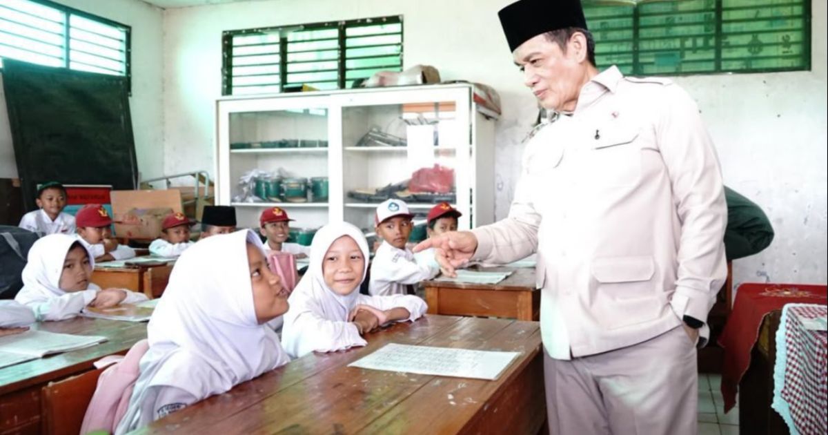 Deputy Religious Affairs Minister Muhammad Syafii inspects one of the educational units (Photo/Religious Affairs Ministry)