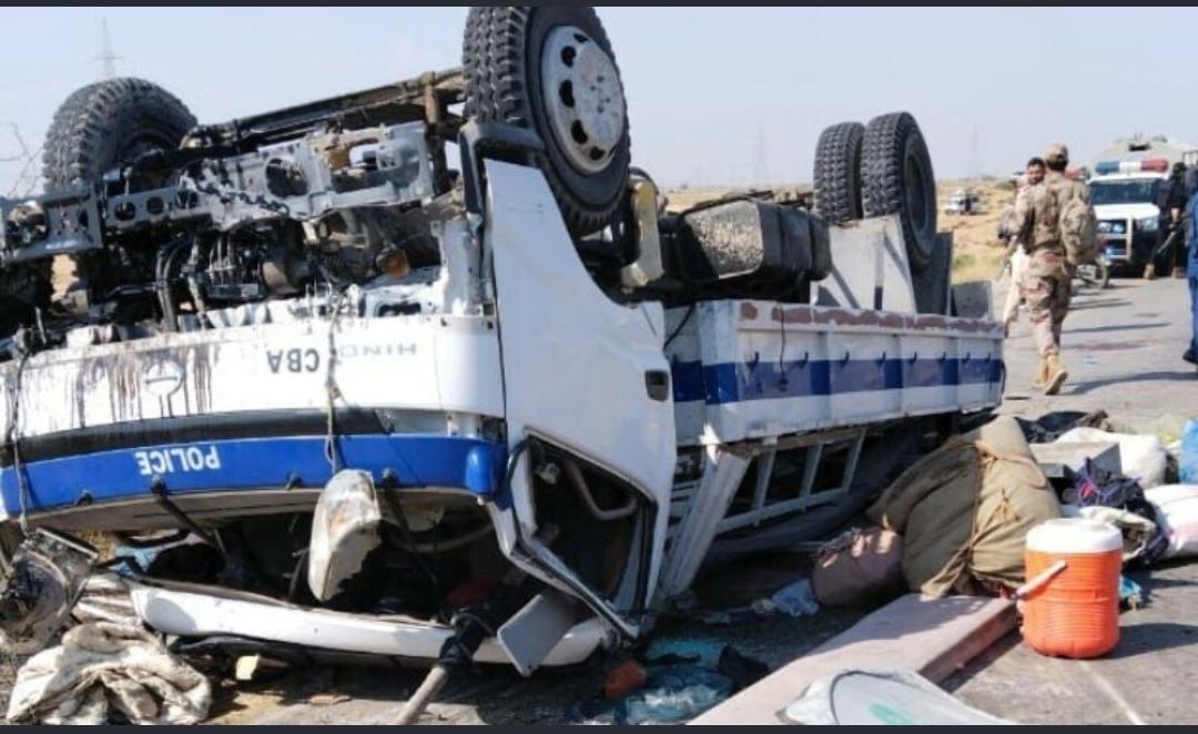 Dozen Injured, 9 Killed When Police Van Attacked in Pakistan