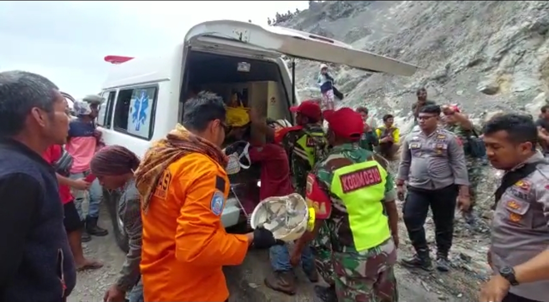 Blast at Indonesia’s Coal Mine, Dozens Trapped, 9 Killed