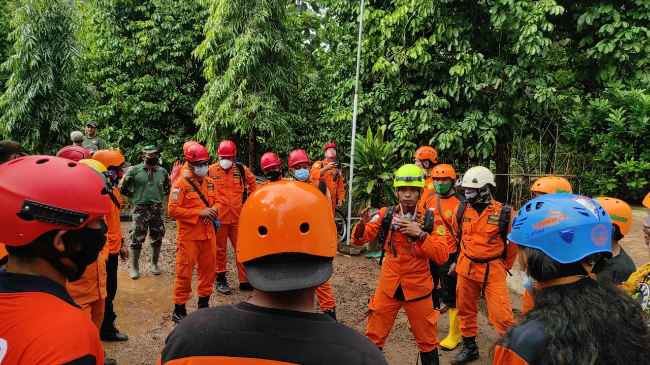 Landslides in Indonesia’s East Java, At Least 9 Died