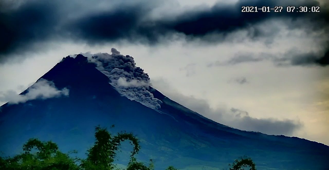 Indonesia’s Mt. Merapi Spews Ashes, Residents Evacuated