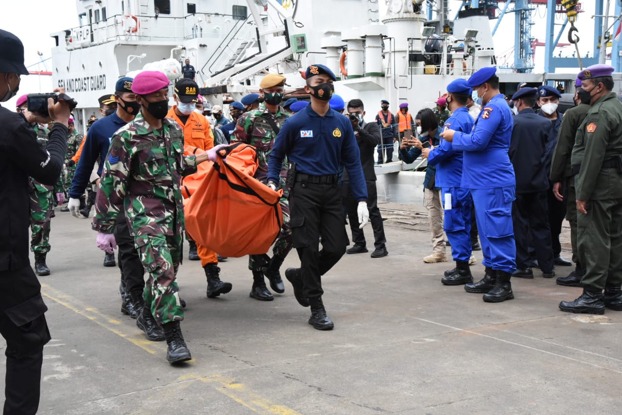 More Body Parts And Debris Found From Indonesia’s Missing Flight SJ-182