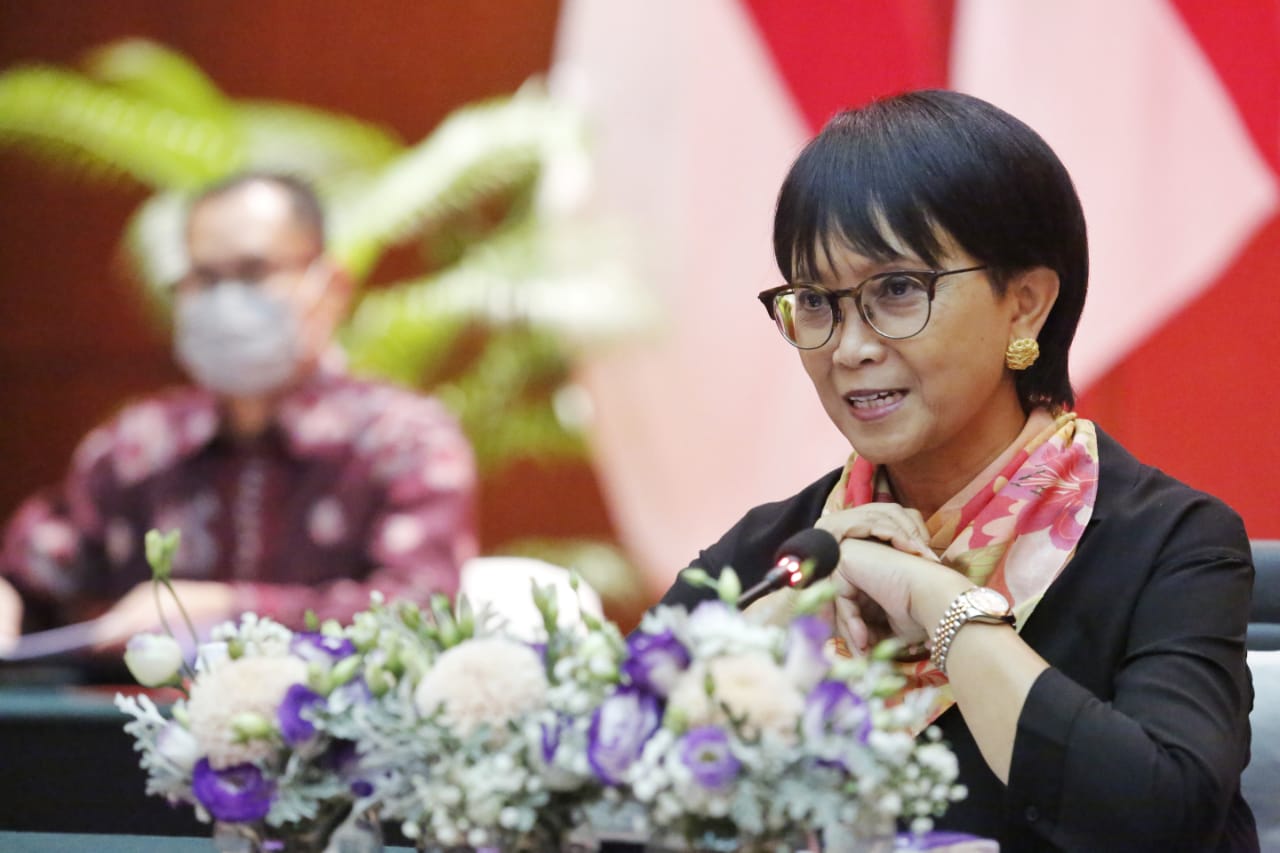 Indonesia Seeks Candidate Covid-19 Vaccines from UK, Switzerland