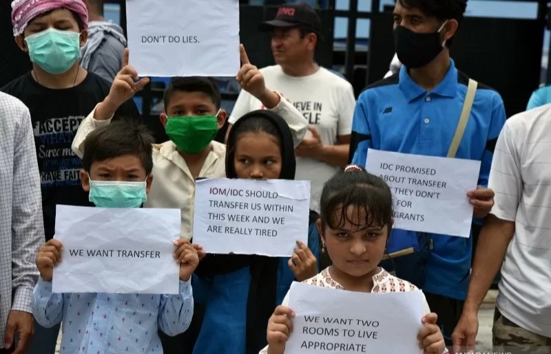 Looking For Appropriate Shelters, Refugees Rally in Indonesia’s Pekanbaru