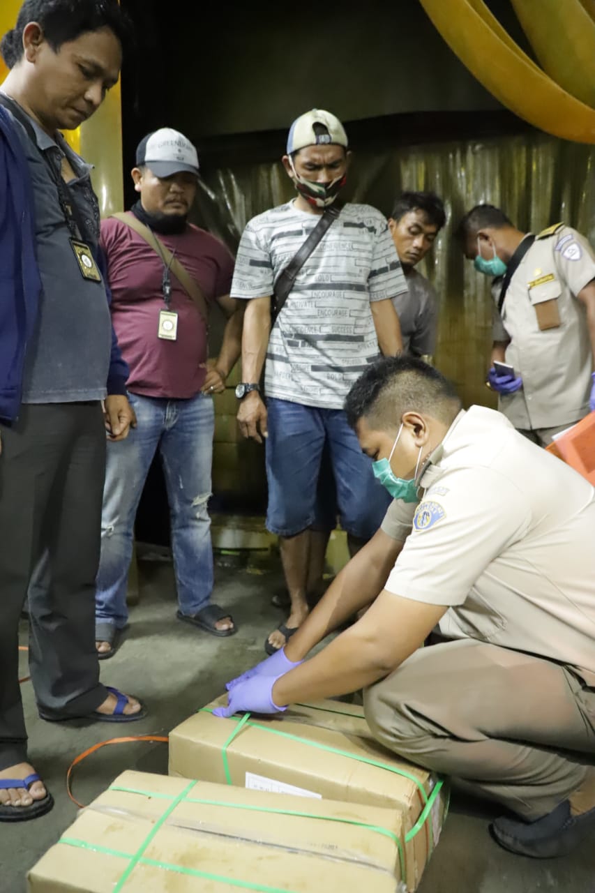 Indonesian Authorities Foil 55 Tons of Freshwater Catfish Smuggling