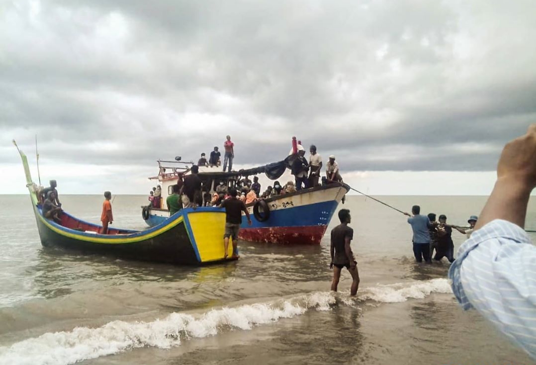 ASEAN Governments Called to Search And Rescue Rohingya Refugees At Sea