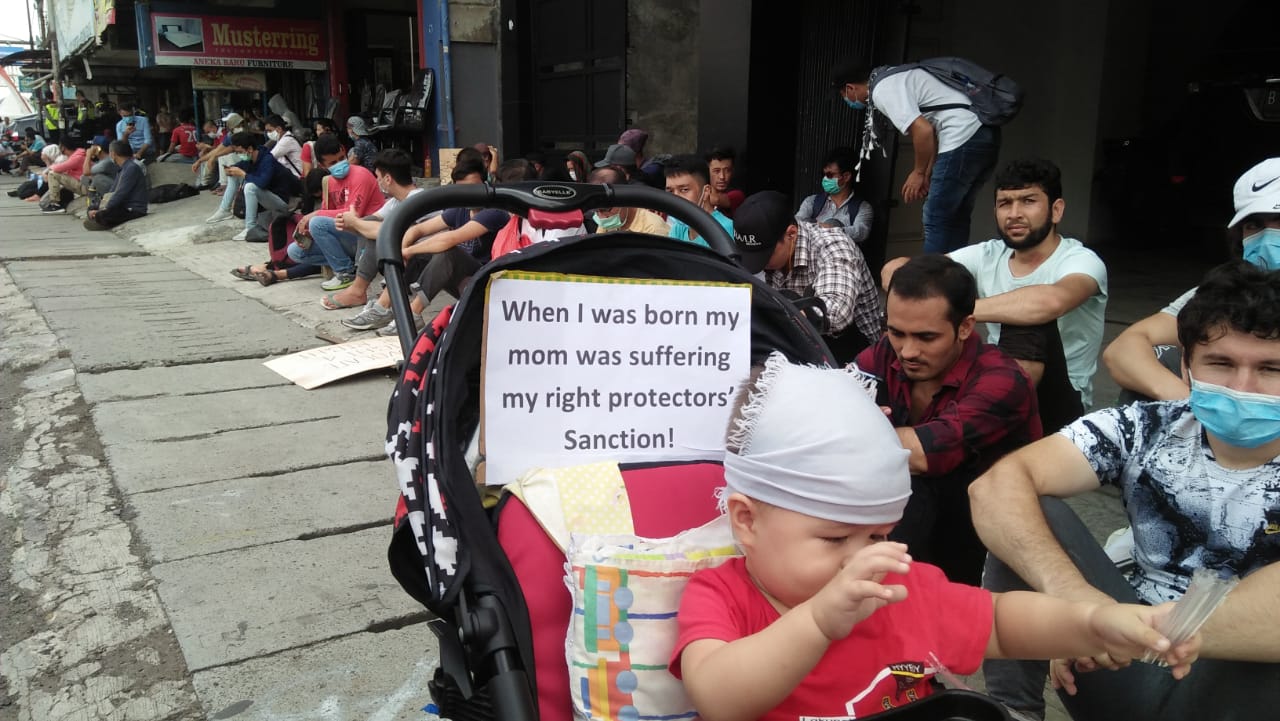 Hundreds Refugees Rally to UNHCR Office in Jakarta Wish For Basic Rights Fulfillmentt
