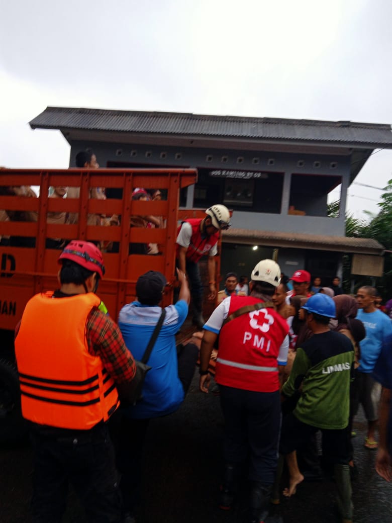 Rescue Operation Resumes as 10 Students Died Due to Flash Flood in Indonesia