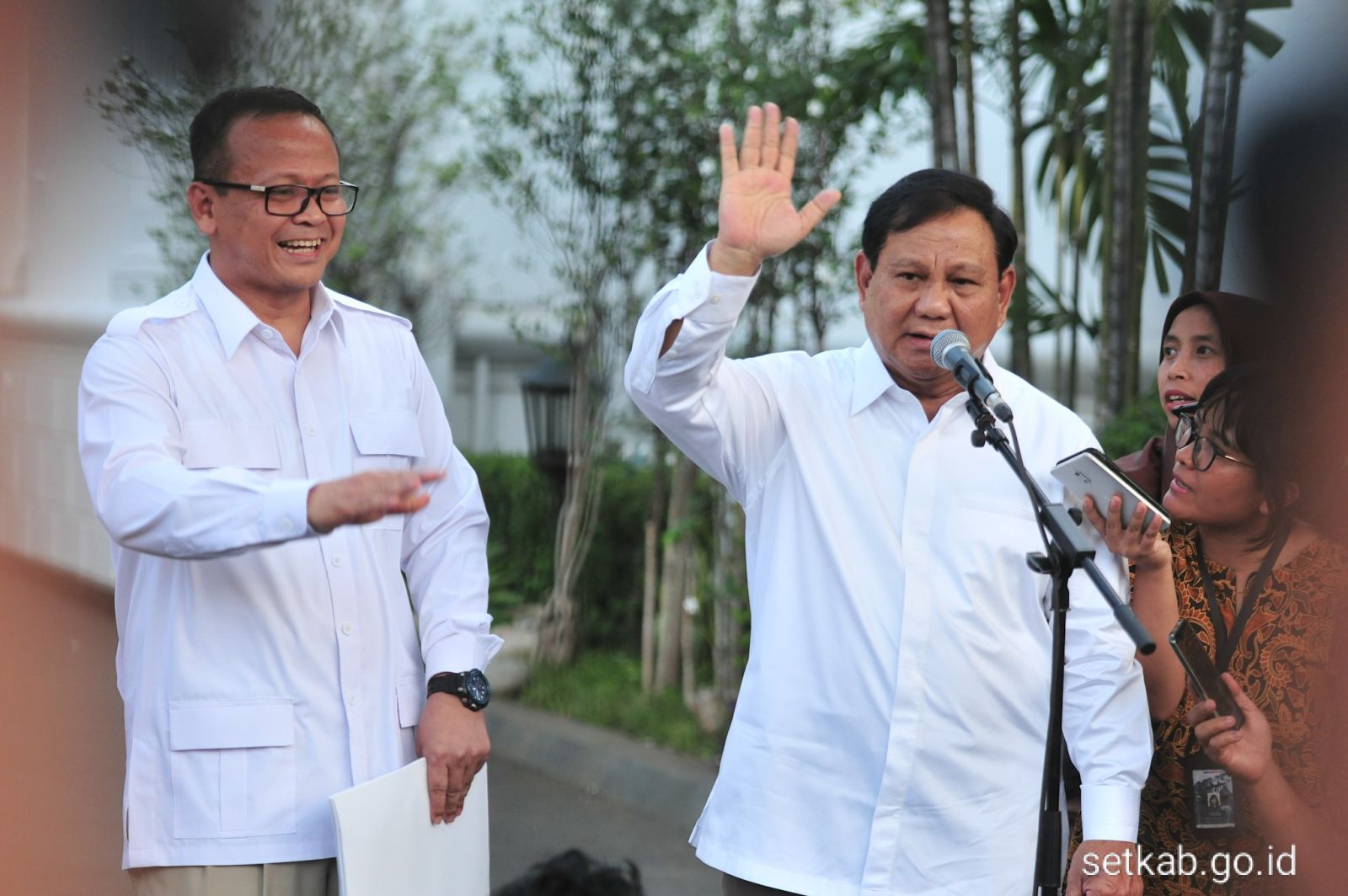 Indonesia’s Jokowi Asks Ex Rival Prabowo to Join Govt.