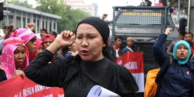 Activist Ratna Sarumpaet Gets 2 Years Jail Sentence For Spreading Fake News