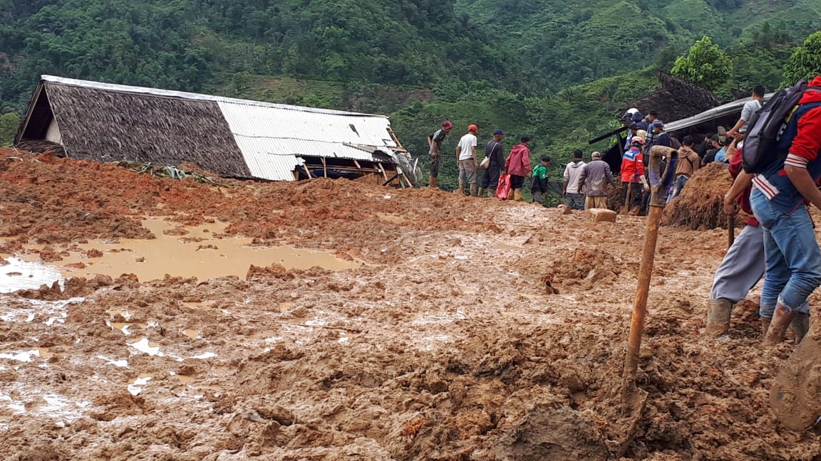 Landslides Kill 15 People in Sukabumi